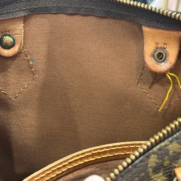 Elegant LV Monogram speedy 25 Bag - Picture 10 of 13
